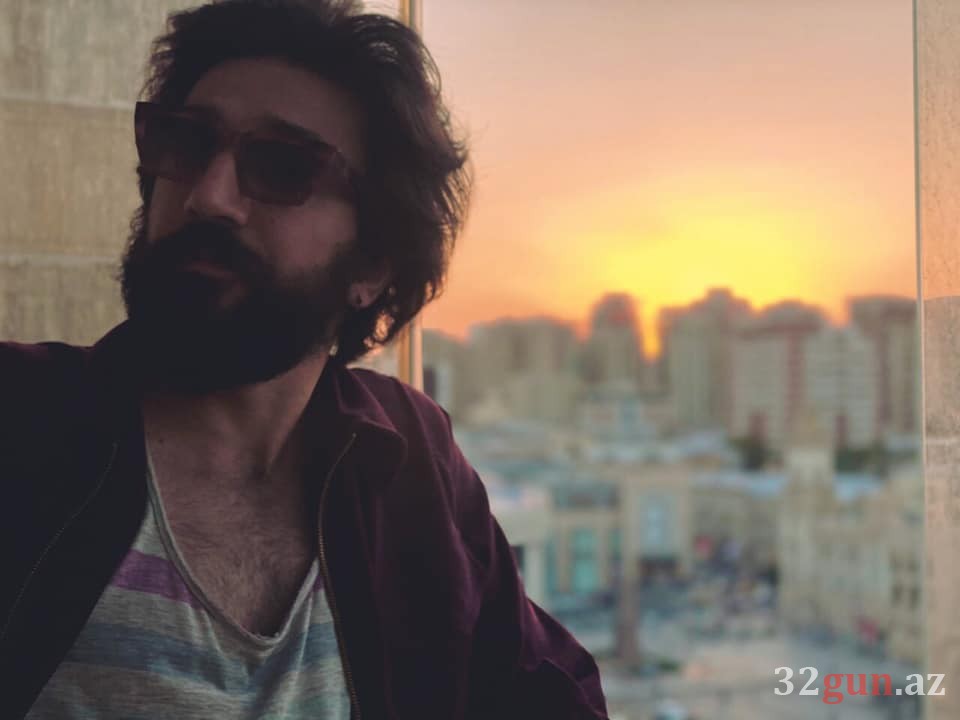 Deputat Aqil Məmmədov sırğalı oğlunamədəniyyət sahəsində iş axtarır (FOTOLAR)